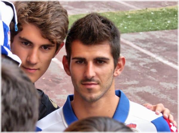 Nelson Oliveira unterschreibt beim Farense