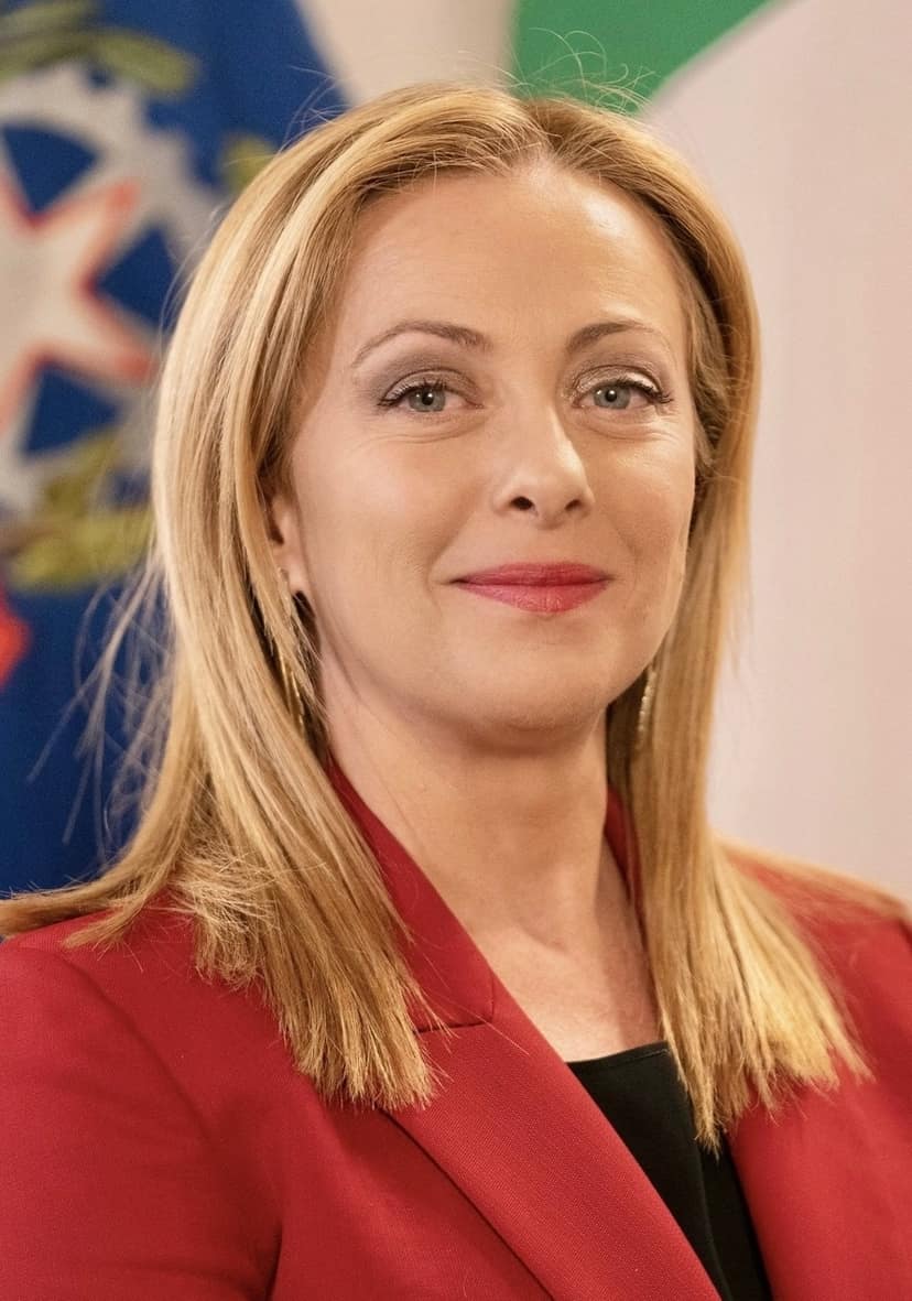 Giorgia Meloni interrompt sa discours pour un appel de sa fille
