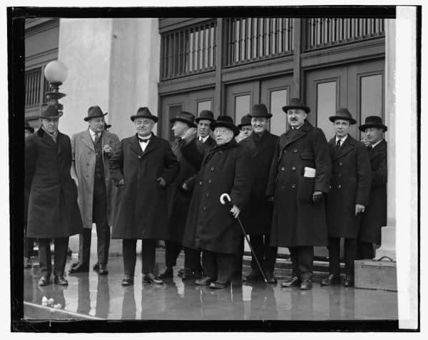 Photo d'archive: Les groupes de travailleurs contestent les ordres d'augmentation de salaire du tribunal de Pasig à la Cour suprême