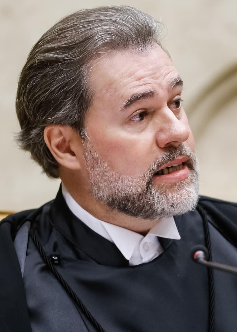 Toffoli stelt registratie van kandidaat Renan Santos uit