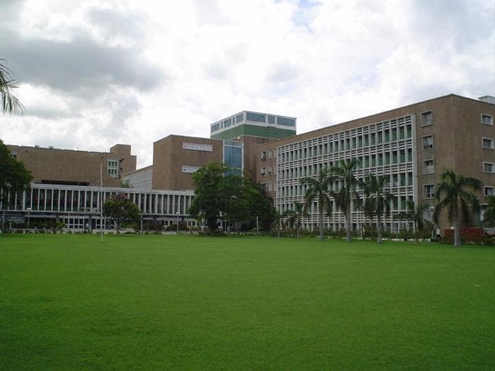 Le ministre de l'Union JP Nadda admis à l'AIIMS de Delhi pour une angiographie