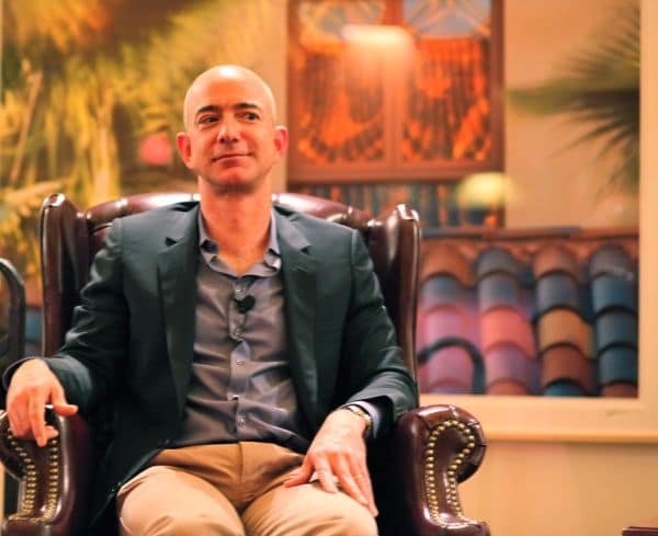 Jeff Bezos wird Minderheitsaktionär des Liverpool FC