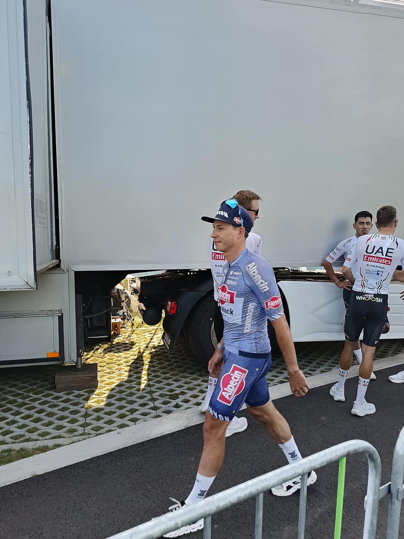 Jenno Berckmoes vence a etapa rainha e lidera a Renewi Tour