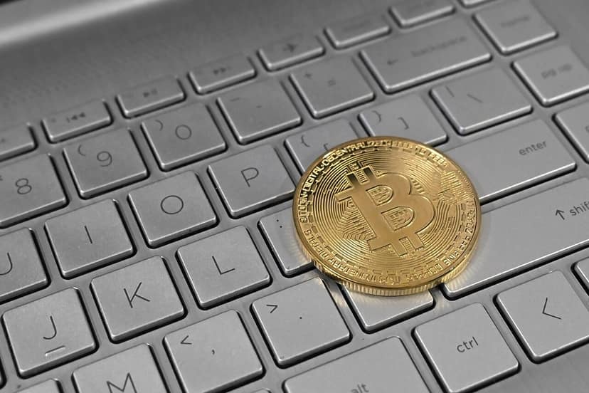 Quase 1.600 bitcoins roubados em ataque a dispositivos de segurança