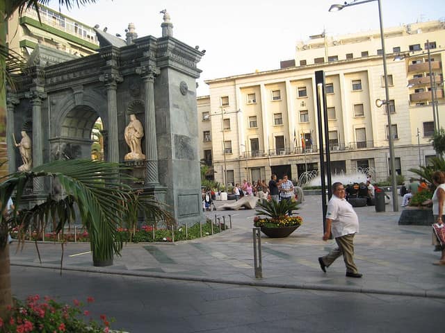 Governo espanhol estima número de migrantes em Ceuta em 80.000