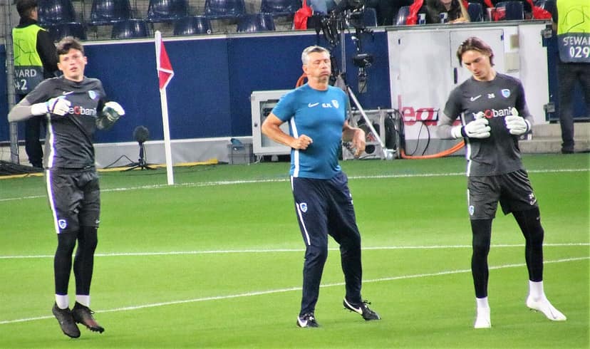 Foto de archivo: Thelo Aasgaard en camino a Anderlecht, Tobe Leysen se somete a pruebas médicas