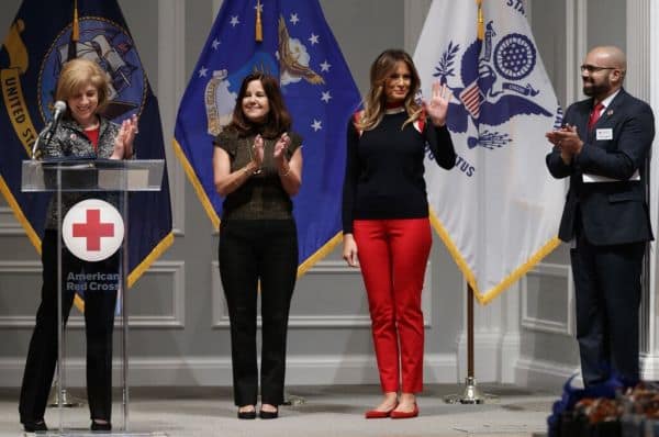 Melania Trump torna ai suoi impegni pubblici dopo un mese di assenza