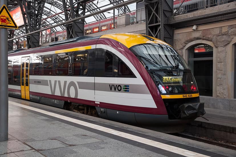 Zug in Nordfrankreich entgleist: Über 40 Verletzte