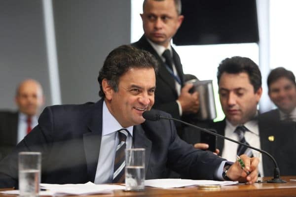 Foto de archivo: Aprobación de Gobiernos e Intenciones de Voto en Encuestas de Quaest
