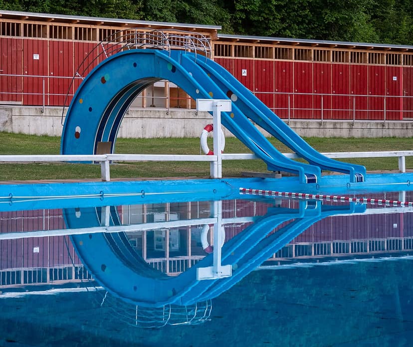 Swimming pool at Berlin's Volksbühne closed until Thursday