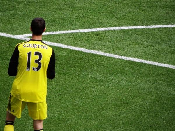 Photo d'archive: Thibaut Courtois se retire de la Ligue des Nations après une discussion avec Van Bommel