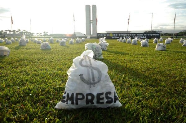 Foto de arquivo: Dezenas de milhares protestam na Croácia contra resíduos tóxicos