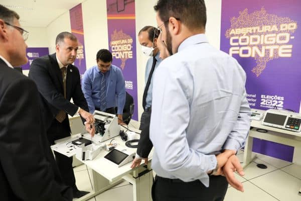 Cláudio Castro und weitere sind Ziele der Operation Sem Refino 2 der PF