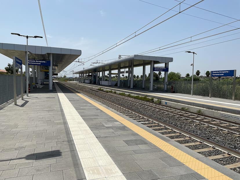 Eruptions des Ätna schließen Flughafen von Catania bis Mittwochabend