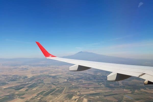 Wieder Flugbetrieb am Flughafen Catania nach Ätna-Warnstufenherabstufung