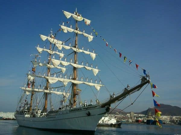 Archivbild: Die 'Armada der Solidarität' setzt Kurs auf Ceuta mit Hunderten von Seglern