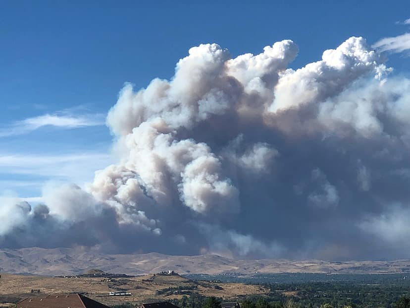 Photo d'archive: Un incendie à Hawk près de Reno, Nevada, entraîne des évacuations massives