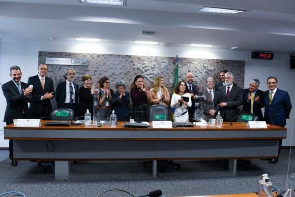 Hugo Soares acusa Carneiro de estar 'pior' do que Ventura