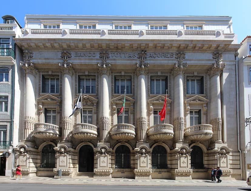 Foto de arquivo: Registos de depósitos a prazo e empréstimos à habitação atingem máximos históricos em julho