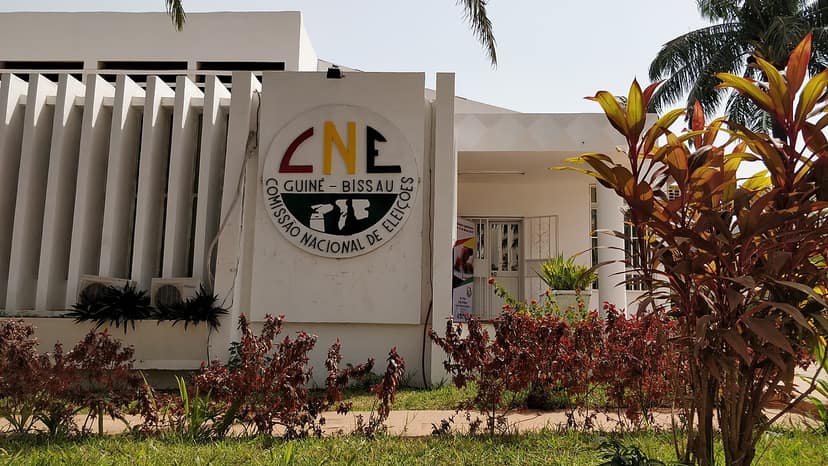 Bissau. Oposição considera referendo um "fracasso total"