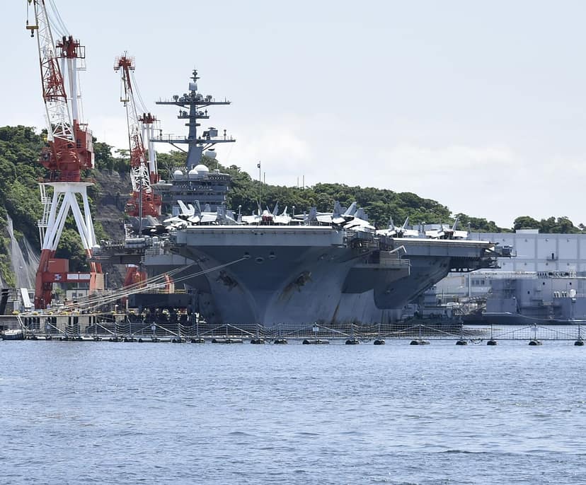 Foto de arquivo: USS Abraham Lincoln chega à Tailândia após missão no Médio Oriente