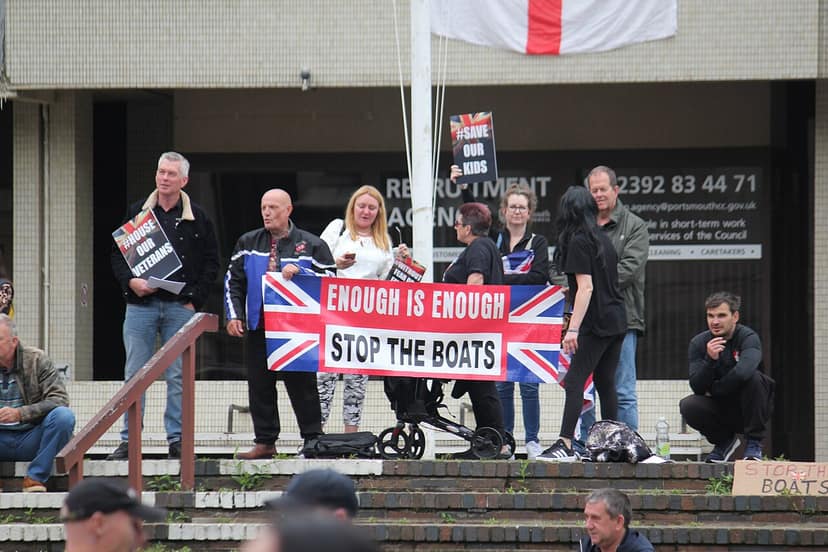 El gobierno del Reino Unido condena a los manifestantes de extrema derecha en Portsmouth