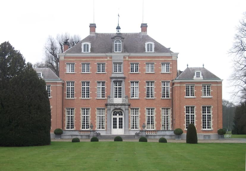 Veronique Van Asch espone ceramica unica e cera d'api a Wijnegem