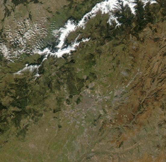 Bosbrand in Aldea del Fresno en Villamantilla leidt tot opsluiting