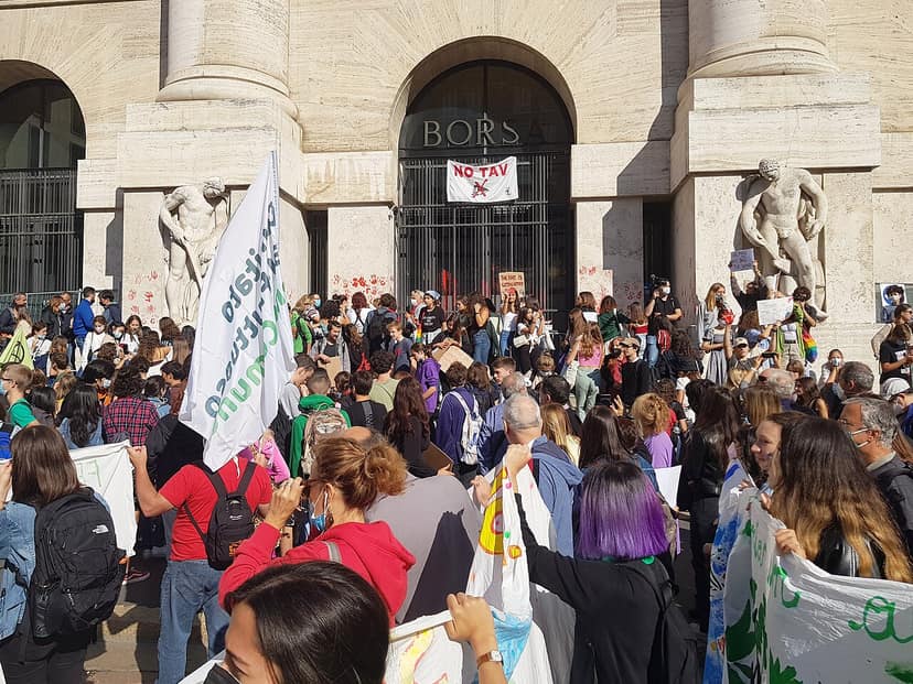 Archivbild: Börse: Allgemeine Rückgänge in Europa zwischen Protesten und Volatilität