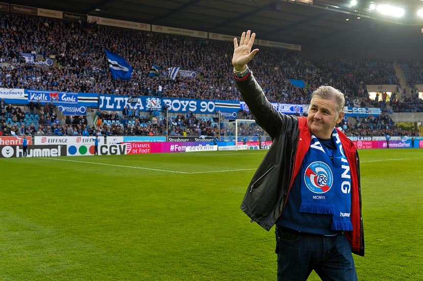 Foto de arquivo: Marseille inicia a sua época na Ligue 1 com uma larga vitória sobre Strasbourg