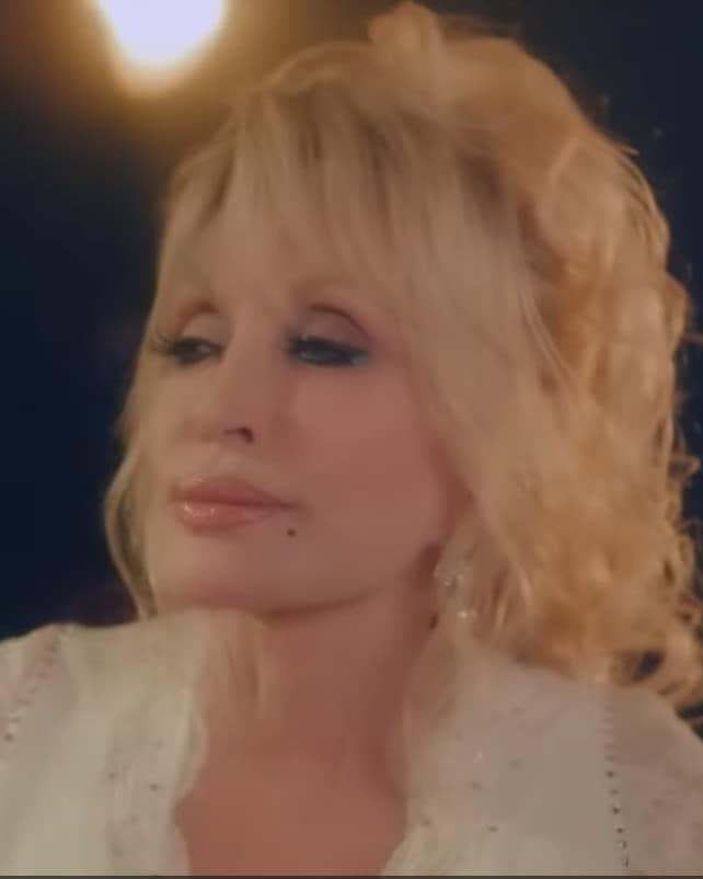 Dolly Parton lascia una canzone segreta per il 2046