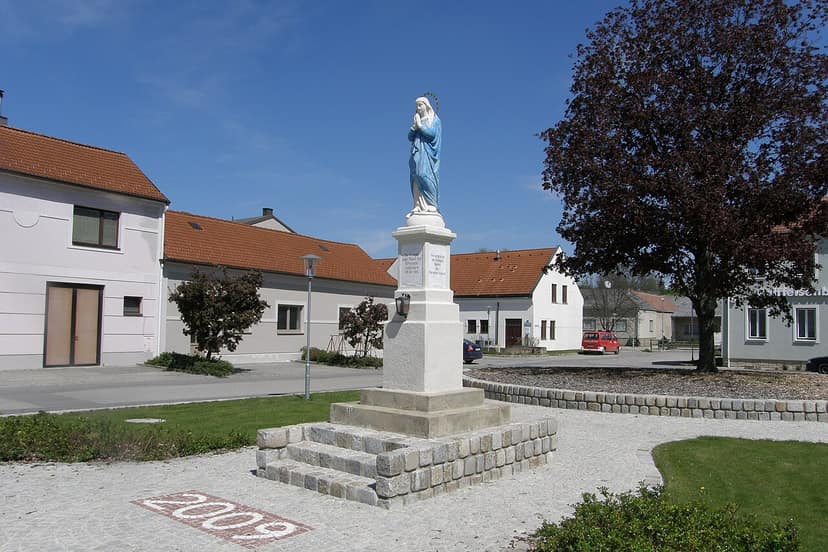 Se inaugura estatua de María de 53 metros en Polonia