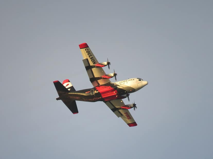 Ottawa vende aviones militares para la lucha contra incendios