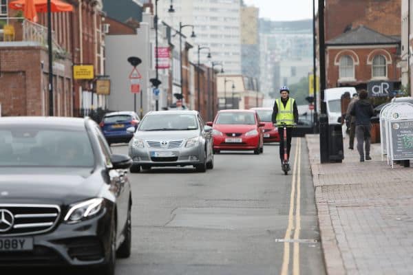 Les conducteurs d'E-Scooters présentent un risque de blessure plus élevé que les motocyclistes et cyclistes