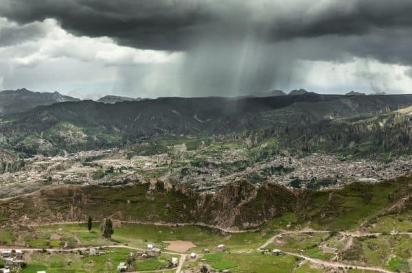 Photo d'archive: La tempête tropicale Isaias s’intensifie et menace la côte des États-Unis