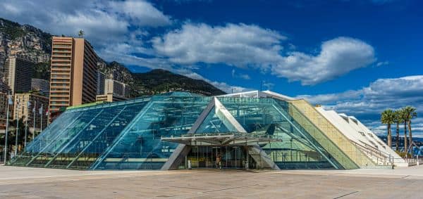 Foto de archivo: Árbitros designados para el campeonato y sorteos de la Champions League