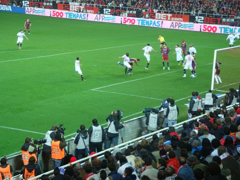 Navarro introduces Sevilla's new signings