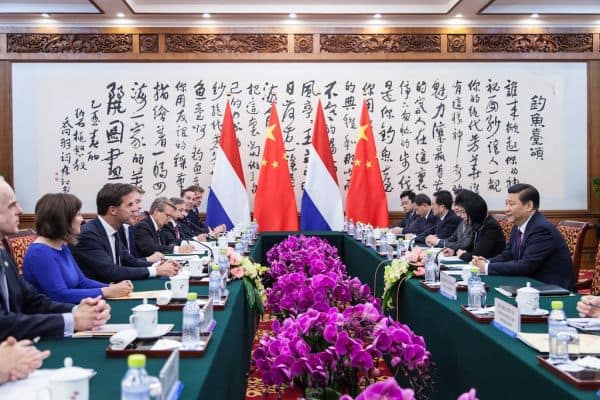 Foto d'archivio: Xi Jinping parte per il Kirghizistan per il vertice regionale e incontro con Putin