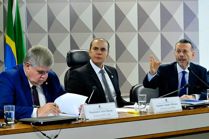 Inquérito a Escolas por Atrasos nos Exames Nacionais
