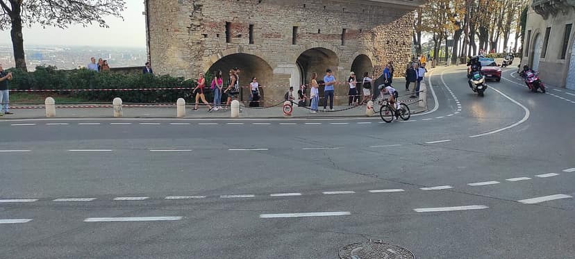Tadej Pogacar si concentra sulla Vuelta con l'occhio ai Mondiali, agli Europei e alla Lombardia