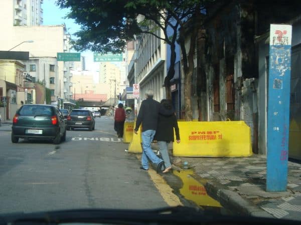 Sperrung der Avenida General David Sarnoff in Contagem