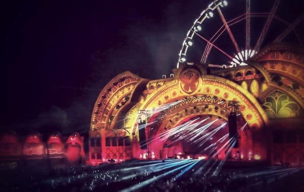Tomorrowland MainStage parte de Willebroek para a Tailândia