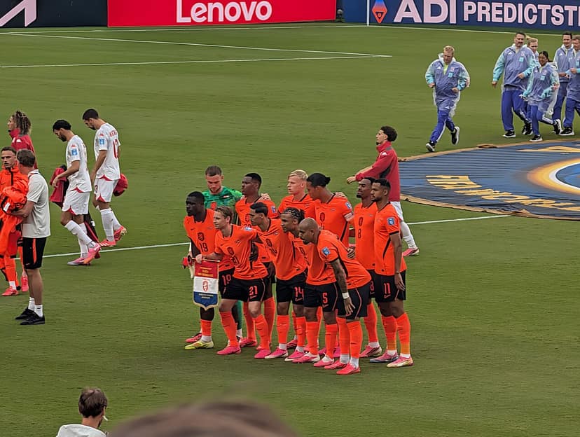 Oranje speelt 2-2 gelijk tegen Griekenland na teleurstellende eerste helft