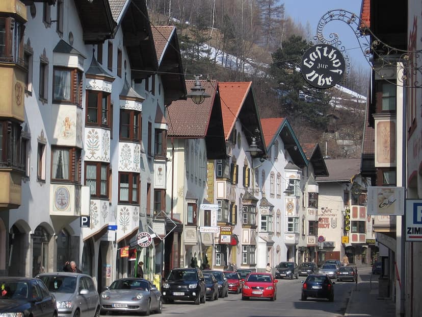 Forti piogge causano allagamenti sulla Brennerstraße in Tirolo
