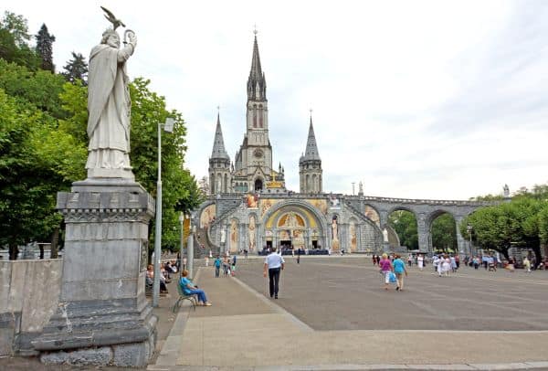 Archivbild: Léon XIV in Lourdes: Begegnung mit Opfern sexueller Gewalt