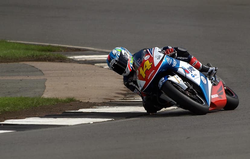 Raul Fernandez remporte facilement le British MotoGP