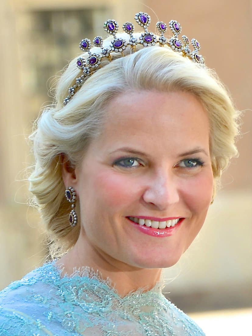 Archieffoto: Koning Haakon VIII op de troon zonder koningin Mette-Marit