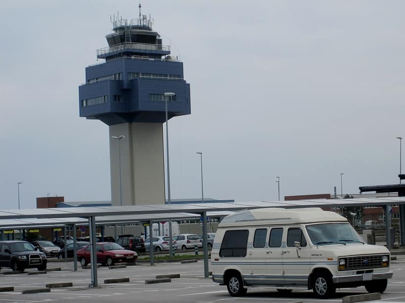 Electrical failure in control tower disrupts El Prat airport