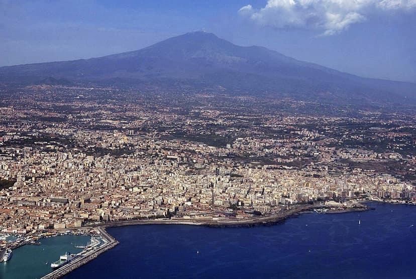 Flight operations at Catania airport suspended due to Etna activity