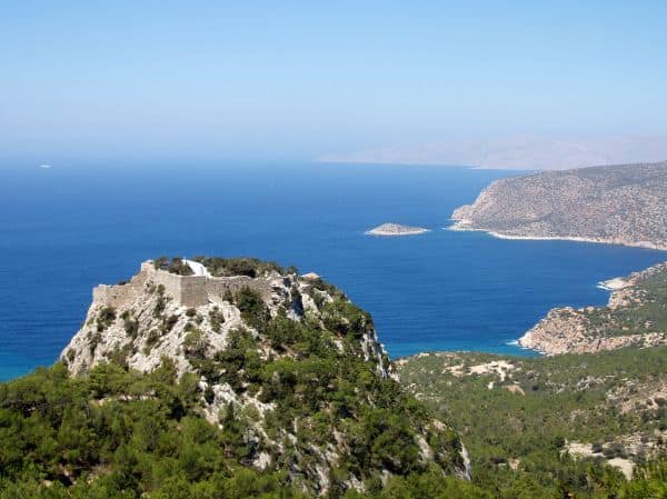 Wildfire in Greece prompts evacuation of nearly 500 tourists